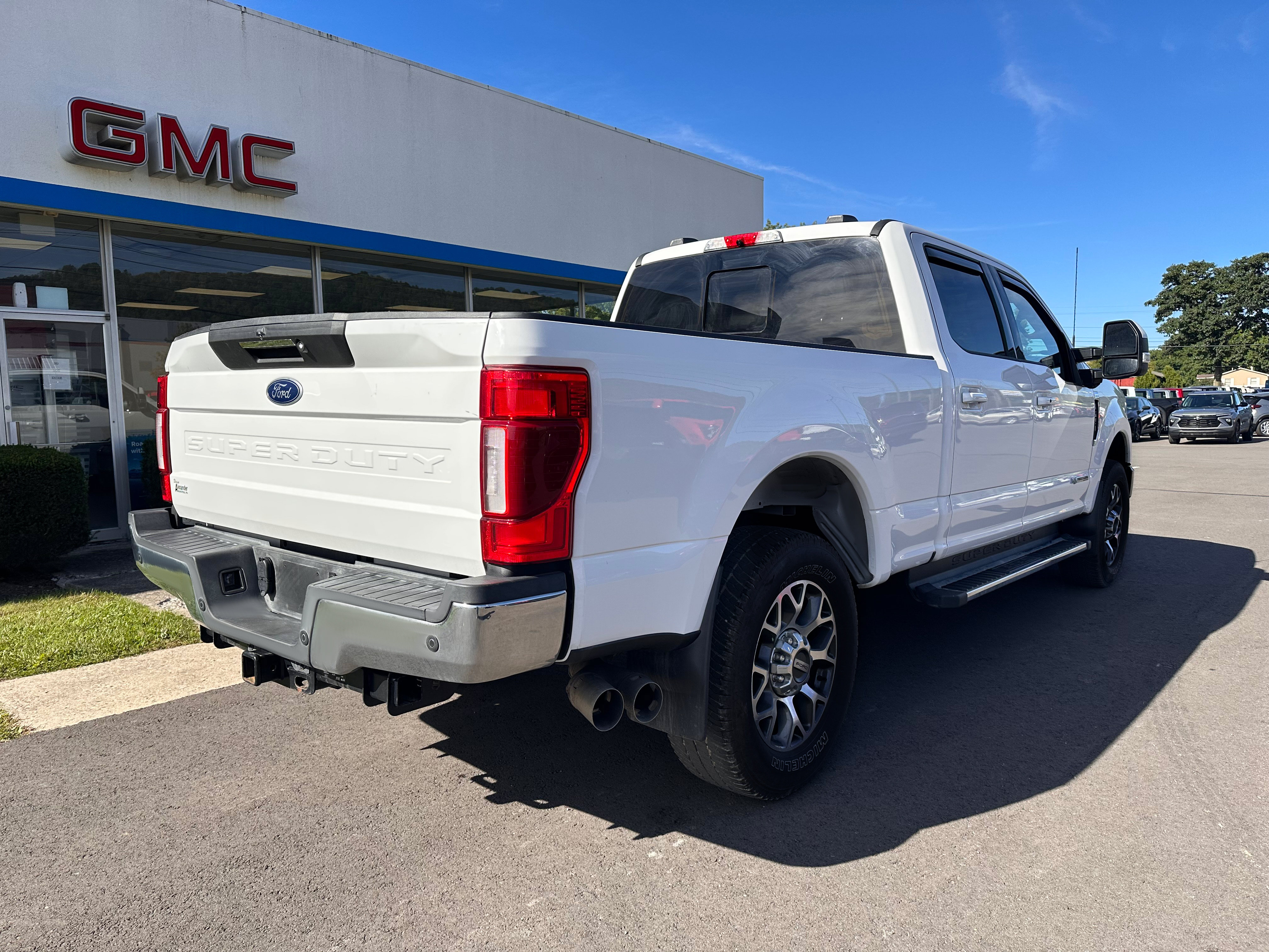 Used 2022 Ford F250 Lariat w/ Lariat Ultimate Package AWD/4WD image 3