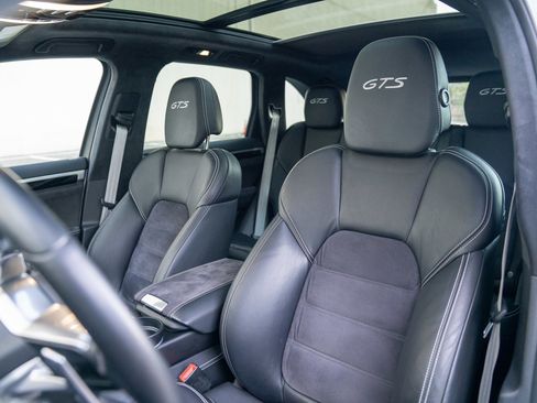 Used 2016 Porsche Cayenne GTS image 5