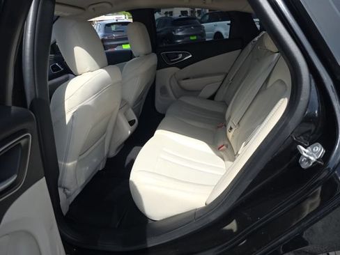 Used 2016 Chrysler 200 Limited FWD image 29
