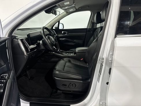Used 2025 Kia Sorento S FWD image 15