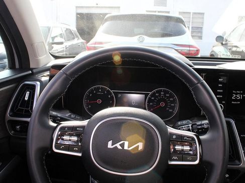 Used 2023 Kia Sorento S w/ Panoramic Sunroof Package image 30