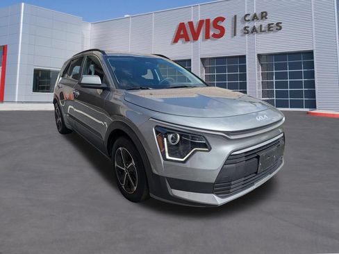 Used 2025 Kia Niro LX FWD image 3