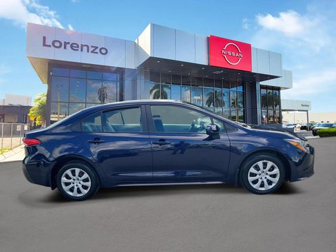 Used 2025 Toyota Corolla LE FWD image 4