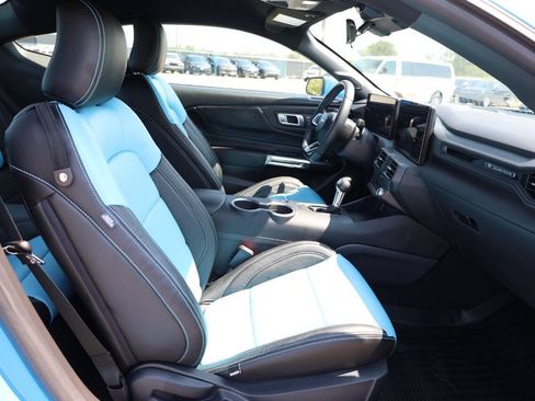 Used 2025 Ford Mustang Coupe RWD image 15