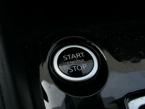 Used 2025 Nissan Versa SV w/ Trunk Package image 22