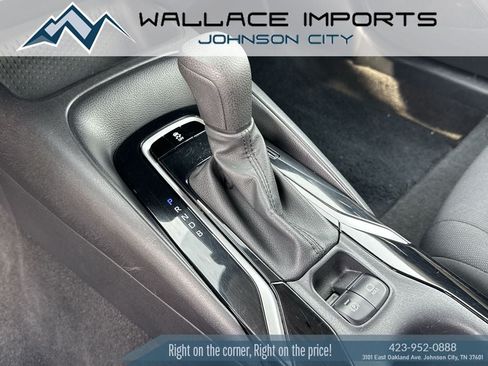 Used 2021 Toyota Corolla LE FWD image 16