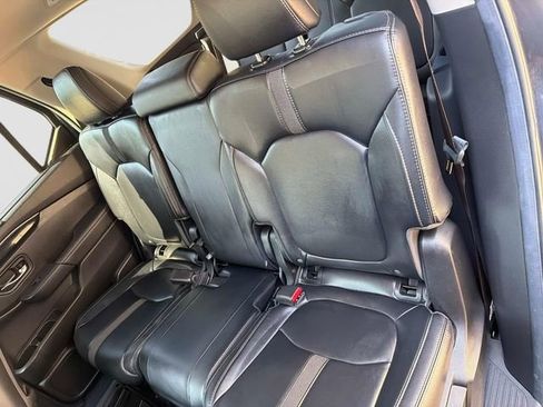 Used 2025 Honda Pilot Touring image 15