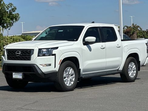 Certified 2022 Nissan Frontier SV image 8