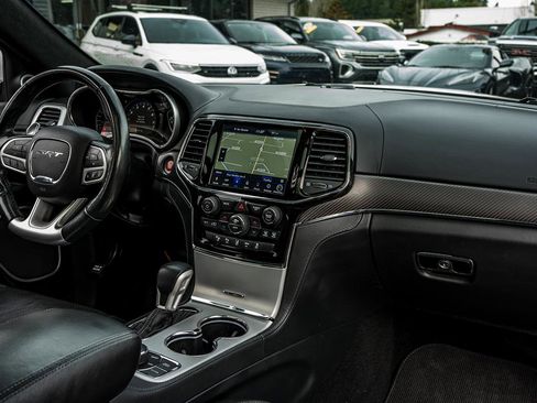 Used 2019 Jeep Grand Cherokee SRT image 39