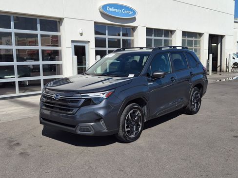 Used 2025 Subaru Forester Limited w/ Popular Package AWD/4WD image 11