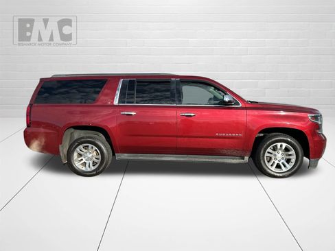 Used 2016 Chevrolet Suburban LT w/ Luxury Package image 8
