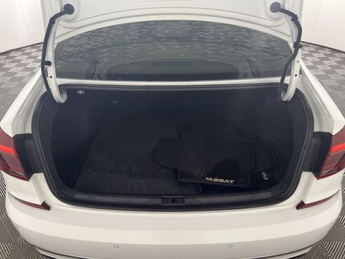Used 2019 Volkswagen Passat 2.0T SE R-Line FWD image 19