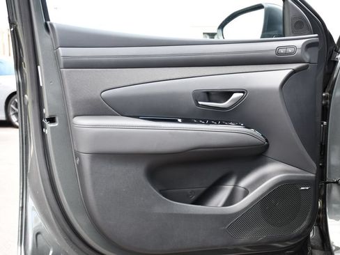 Used 2025 Hyundai Tucson Limited AWD/4WD image 14