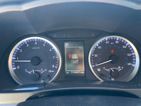 Used 2017 Toyota Highlander LE image 10