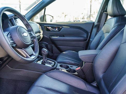 Certified 2025 Subaru Forester Limited image 17