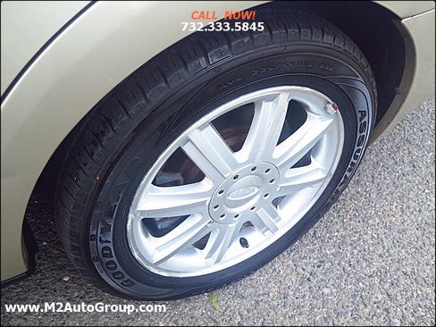 Used 2006 Ford Five Hundred Limited image 32