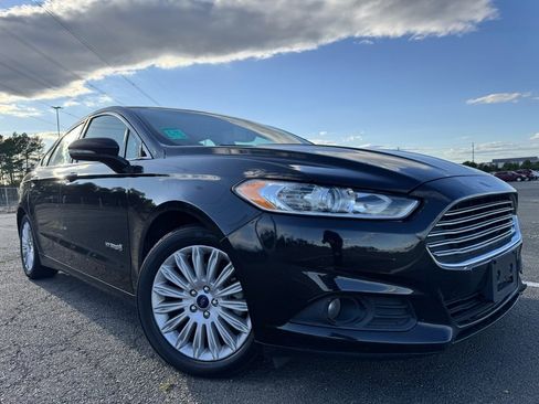Used 2015 Ford Fusion SE w/ Equipment Group 502A image 1