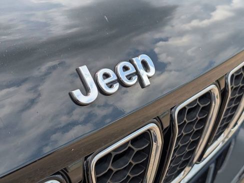 Used 2023 Jeep Grand Cherokee L Overland AWD/4WD image 15