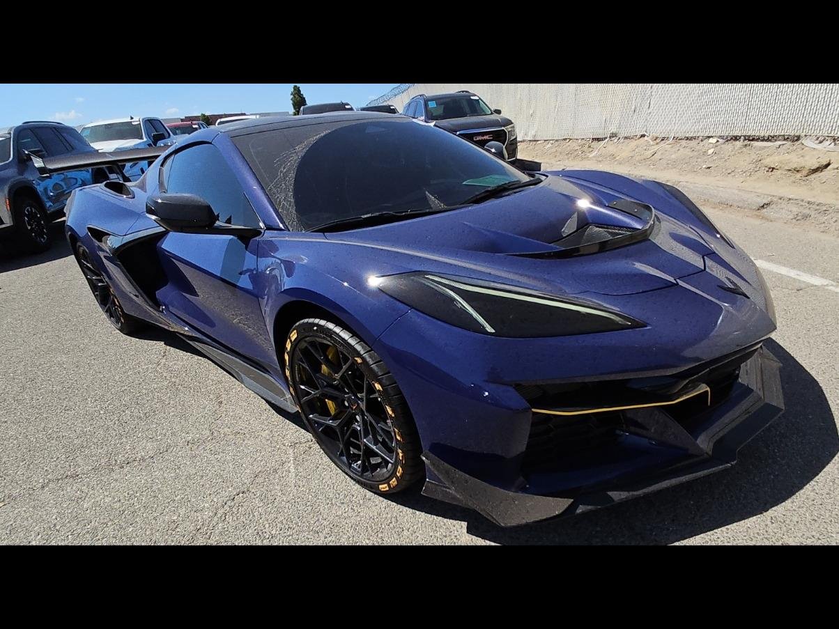 Used 2026 Chevrolet Corvette ZR1 w/ ZR1 Carbon Fiber Aero Package RWD image 14
