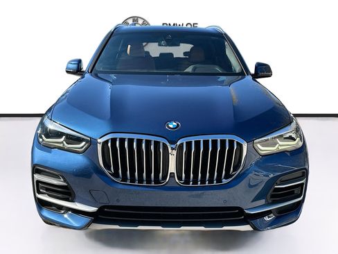 Certified 2022 BMW X5 sDrive40i w/ Parking Assistance Package image 2