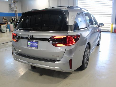 New 2026 Honda Odyssey Touring image 15