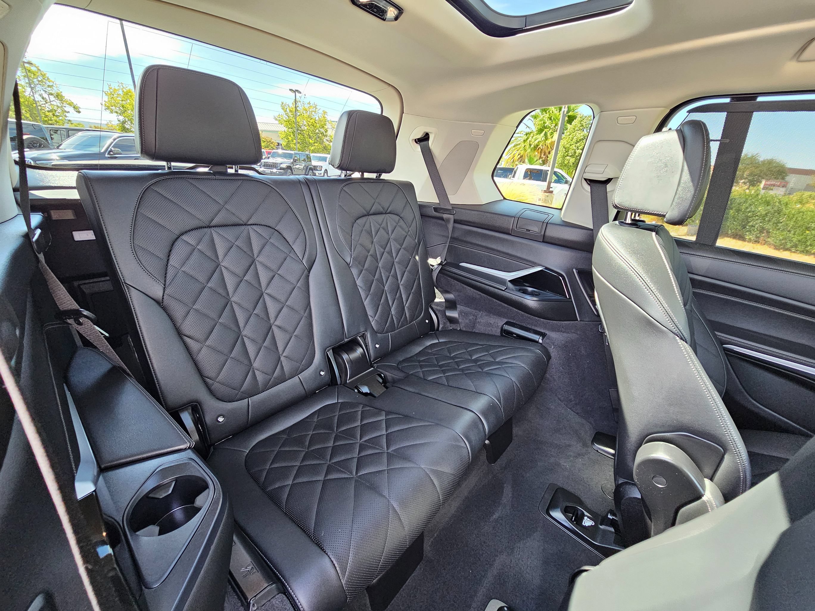 Used 2025 BMW X7 xDrive40i w/ Premium Package AWD/4WD image 44