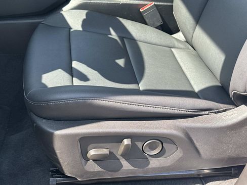 Used 2026 Chevrolet Colorado LT w/ LT Convenience Package AWD/4WD image 16