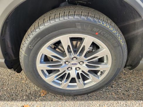 New 2026 Ford Explorer Active w/ Active Comfort Package image 18