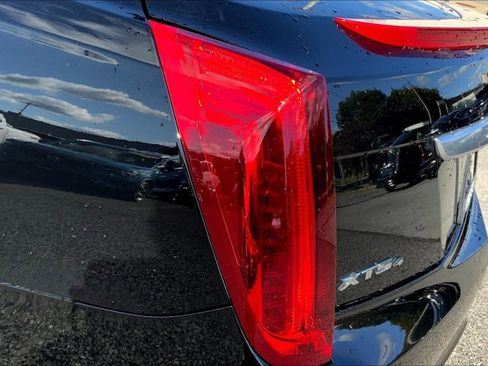 Used 2015 Cadillac XTS Luxury image 28