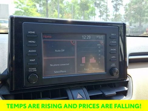 Used 2019 Toyota RAV4 LE image 17