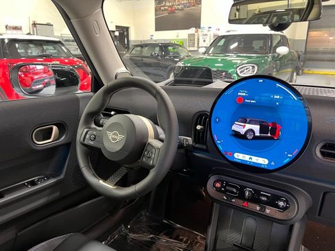 Certified 2025 MINI Cooper 2-Door Hardtop image 25