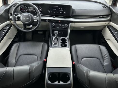 Used 2022 Kia Carnival LX image 11