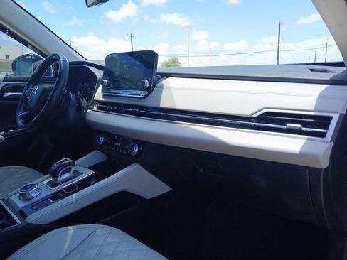 Used 2024 Mitsubishi Outlander SEL FWD image 18