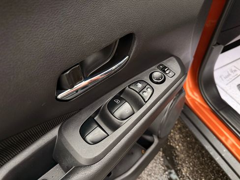 Used 2023 Nissan Kicks SV image 32