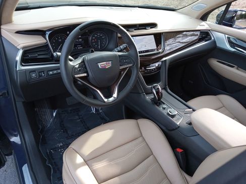 Used 2025 Cadillac XT6 Premium Luxury w/ Platinum Package image 12