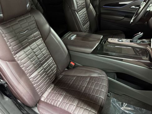 Certified 2023 Cadillac Escalade ESV Sport Platinum image 55