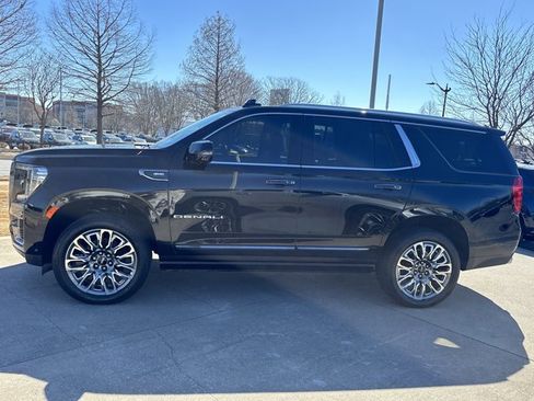 Used 2024 GMC Yukon Denali Ultimate w/ LPO, Floor Liner Package image 12
