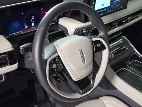 New 2026 Lincoln Aviator AWD image 23