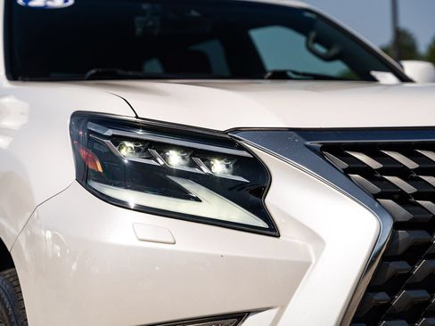Used 2023 Lexus GX 460 Premium w/ Premium Package AWD/4WD image 10