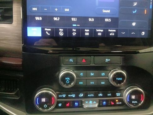 Certified 2024 Ford Expedition Limited image 13