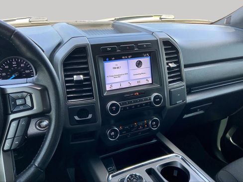 Used 2019 Ford Expedition XLT RWD image 6