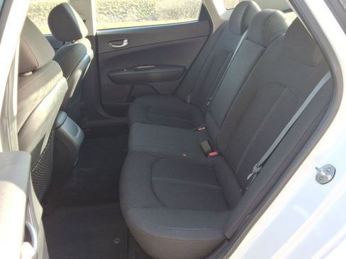 Used 2019 Kia Optima LX image 28