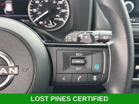 Used 2023 Nissan Rogue SV image 15