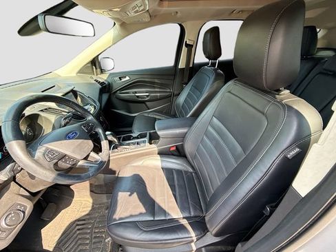 Used 2018 Ford Escape Titanium AWD/4WD image 28