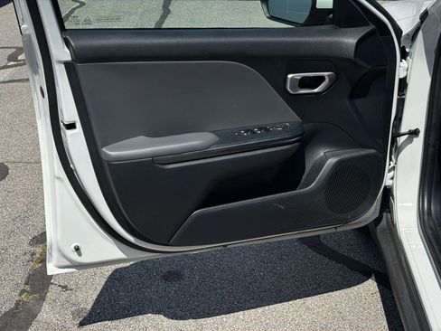 Used 2025 Kia K4 FWD image 18
