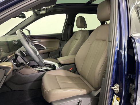 Certified 2025 Audi Q5 Premium w/ Convenience Package AWD/4WD image 5