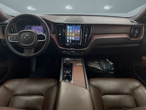 Used 2023 Volvo XC60 B5 Plus image 15