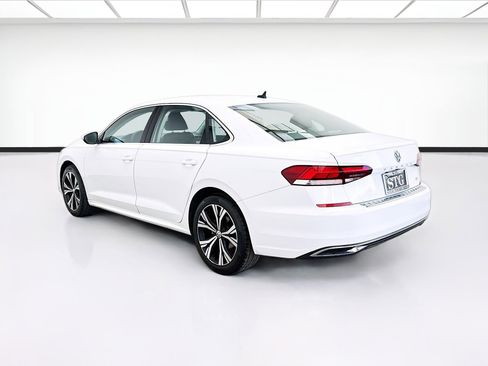 Used 2022 Volkswagen Passat 2.0T SE FWD image 6