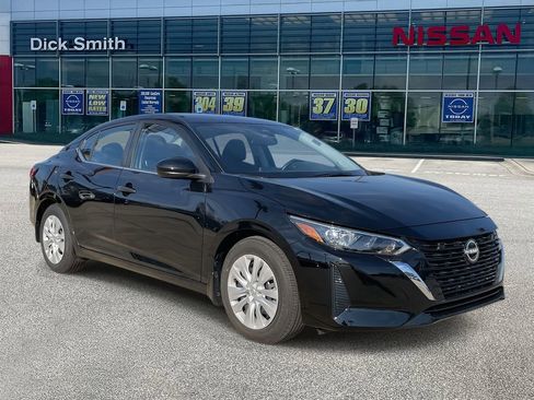 Used 2025 Nissan Sentra S image 1