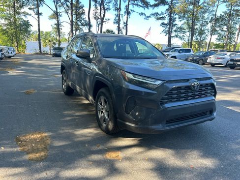 Used 2023 Toyota RAV4 XLE image 6